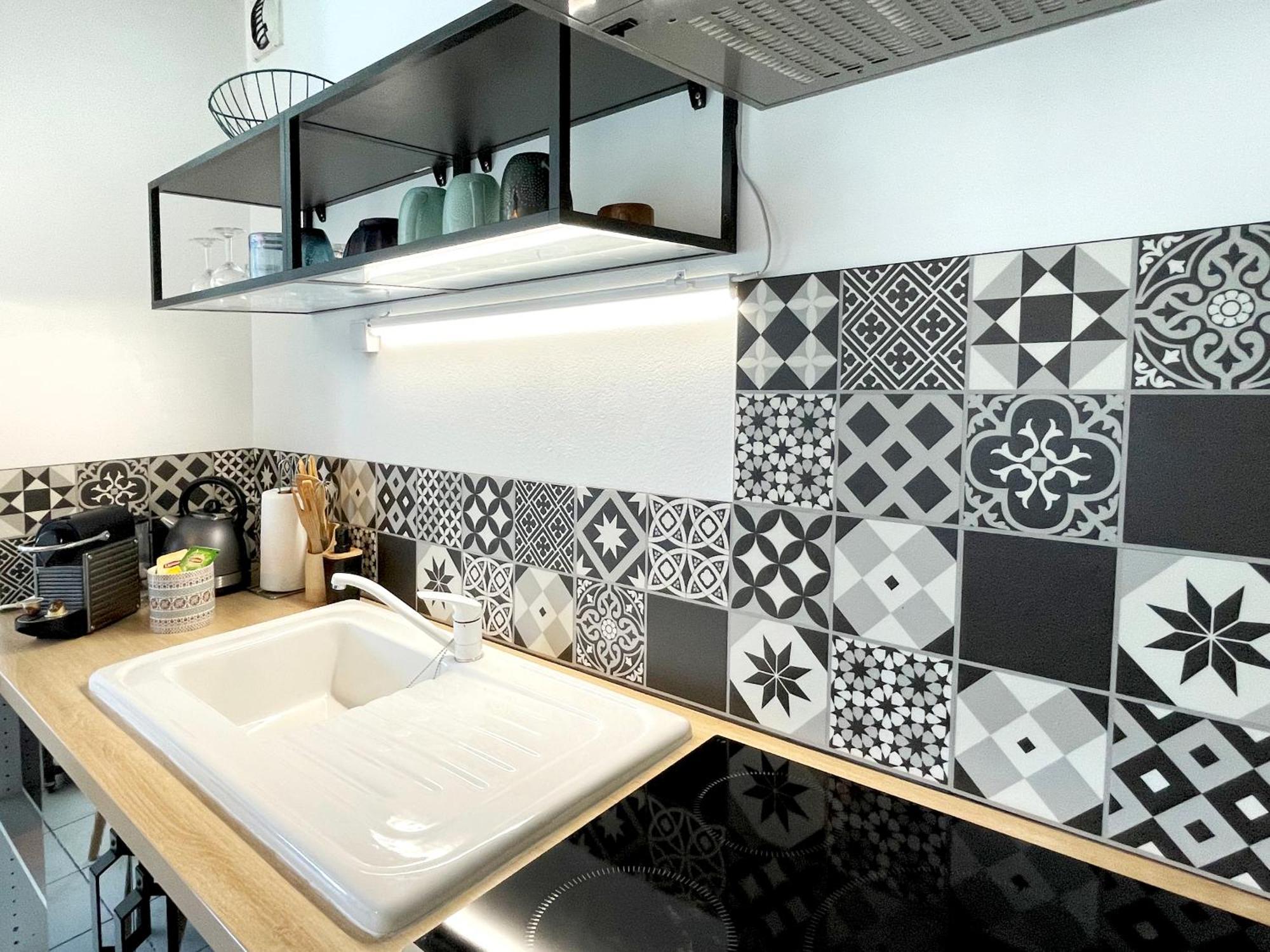 Lapin Blanc - Joli Studio Avec Terrasse Marseille Bagian luar foto